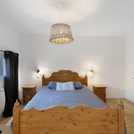 Holiday home Maison De L Etable Bregegere