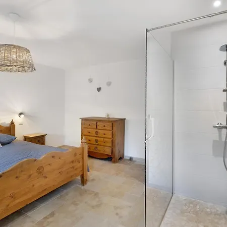 Maison De L Etable Bregegere